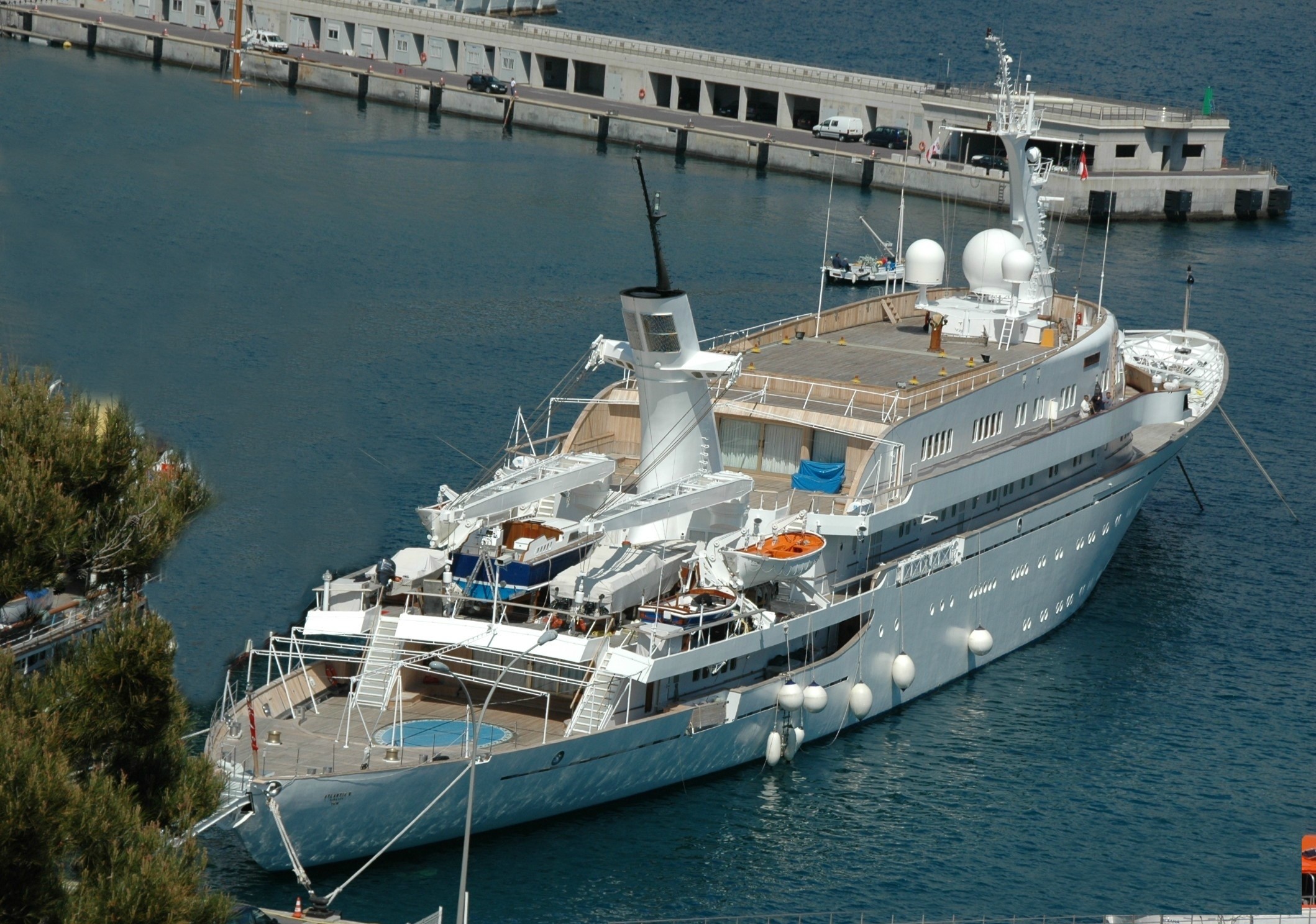 atlantis ii yacht